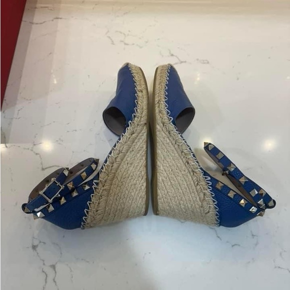 Valentino rock stud wedges 39 EUC blue - Picture 4 of 8